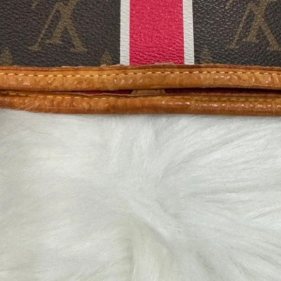 Louis Vuitton Neverfull MM - Picture 10 of 16